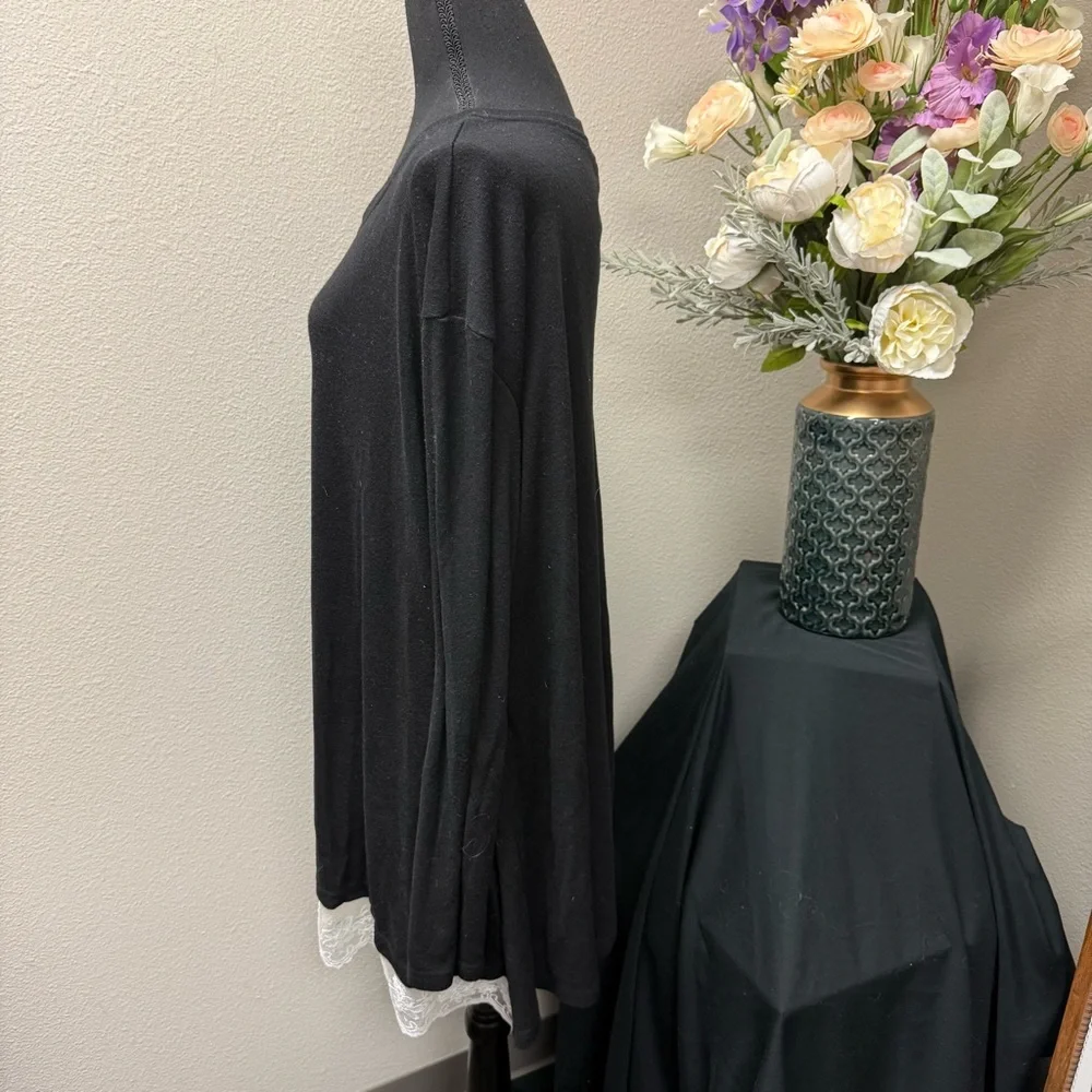 Lydfs Black Long Sleeve Tunic Top with White Lace Hem Trim Women’s 3X - Picture 2 of 9